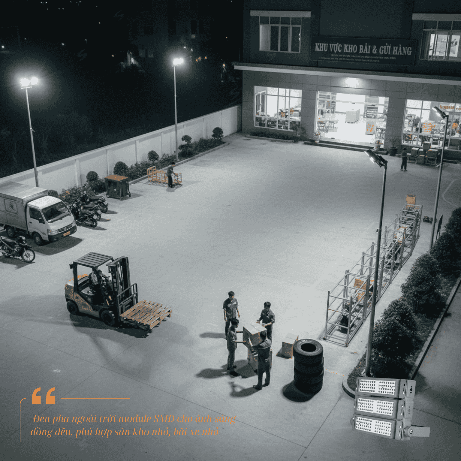 Đèn pha ngoài trời module SMD cho ánh sáng đồng đều, phù hợp bãi xe nhỏ và lối đi.