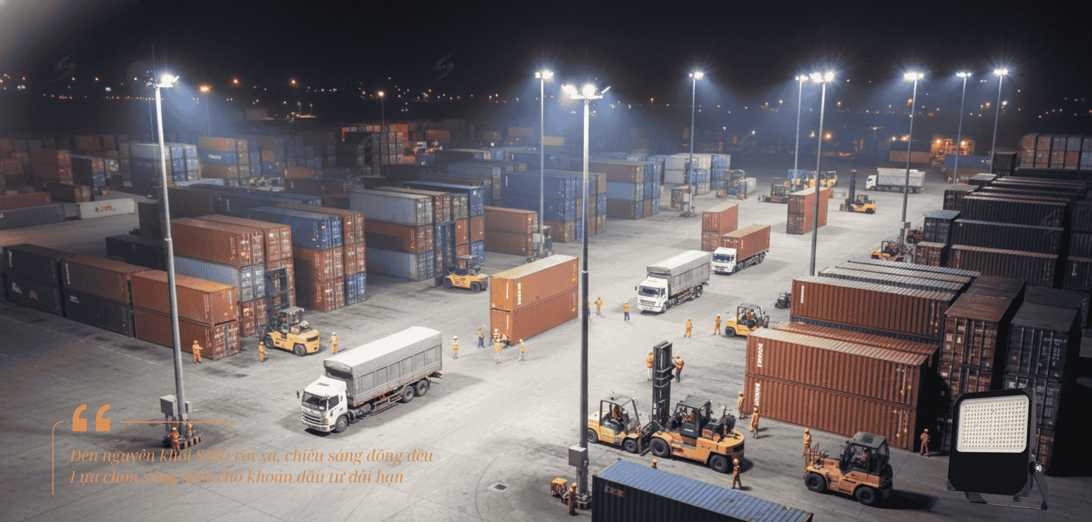 Đèn pha ngoài trời nguyên khối SMD chiếu sáng đồng đều, mạnh mẽ, phù hợp kho bãi và container.