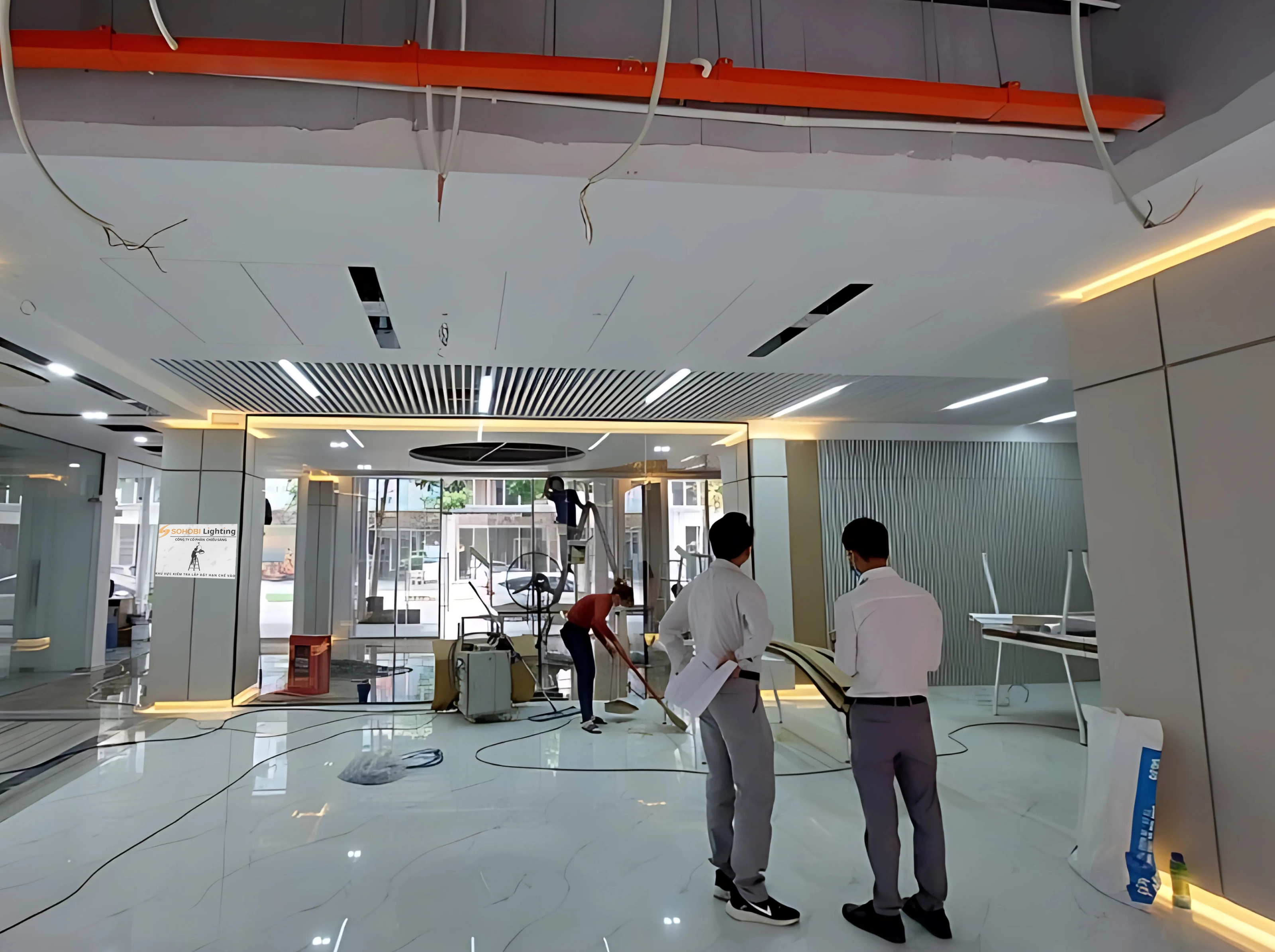 Lắp đặt đèn chiếu sáng văn phòng